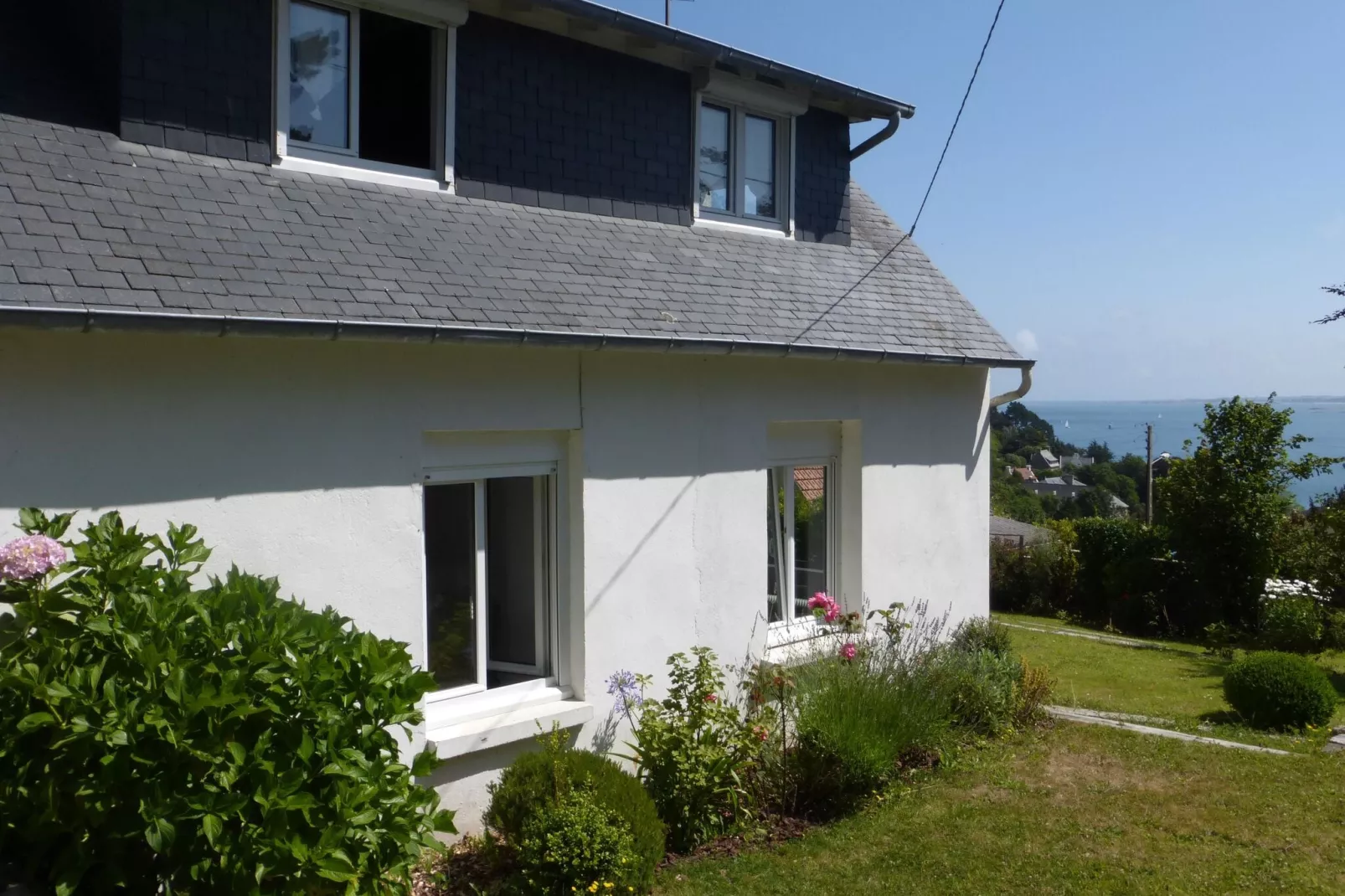 Holiday home Perros-Guirec-Buitenkant zomer