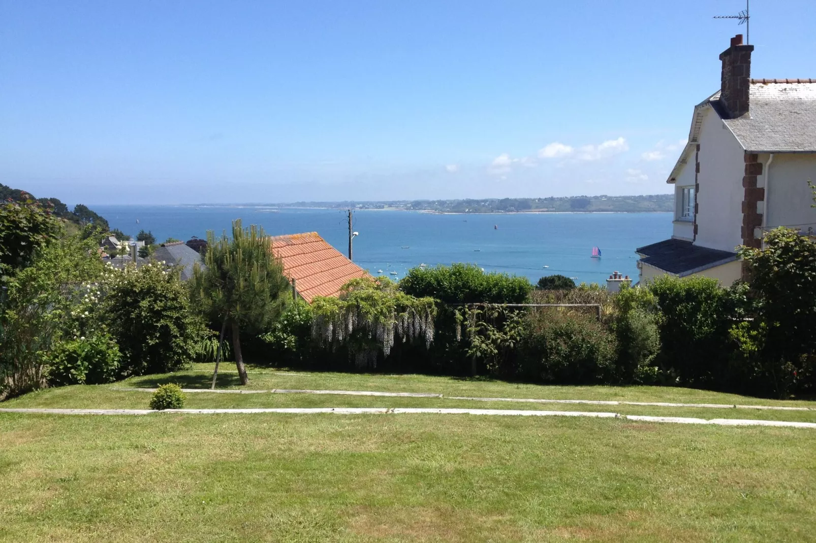 Holiday home Perros-Guirec-Tuinen zomer