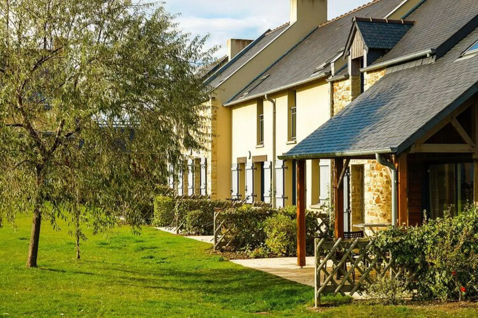 Residence Les Hauts de la Houle, Cancale-M.8X - Maisonnette Duplex 8 Pers.-Buitenkant zomer