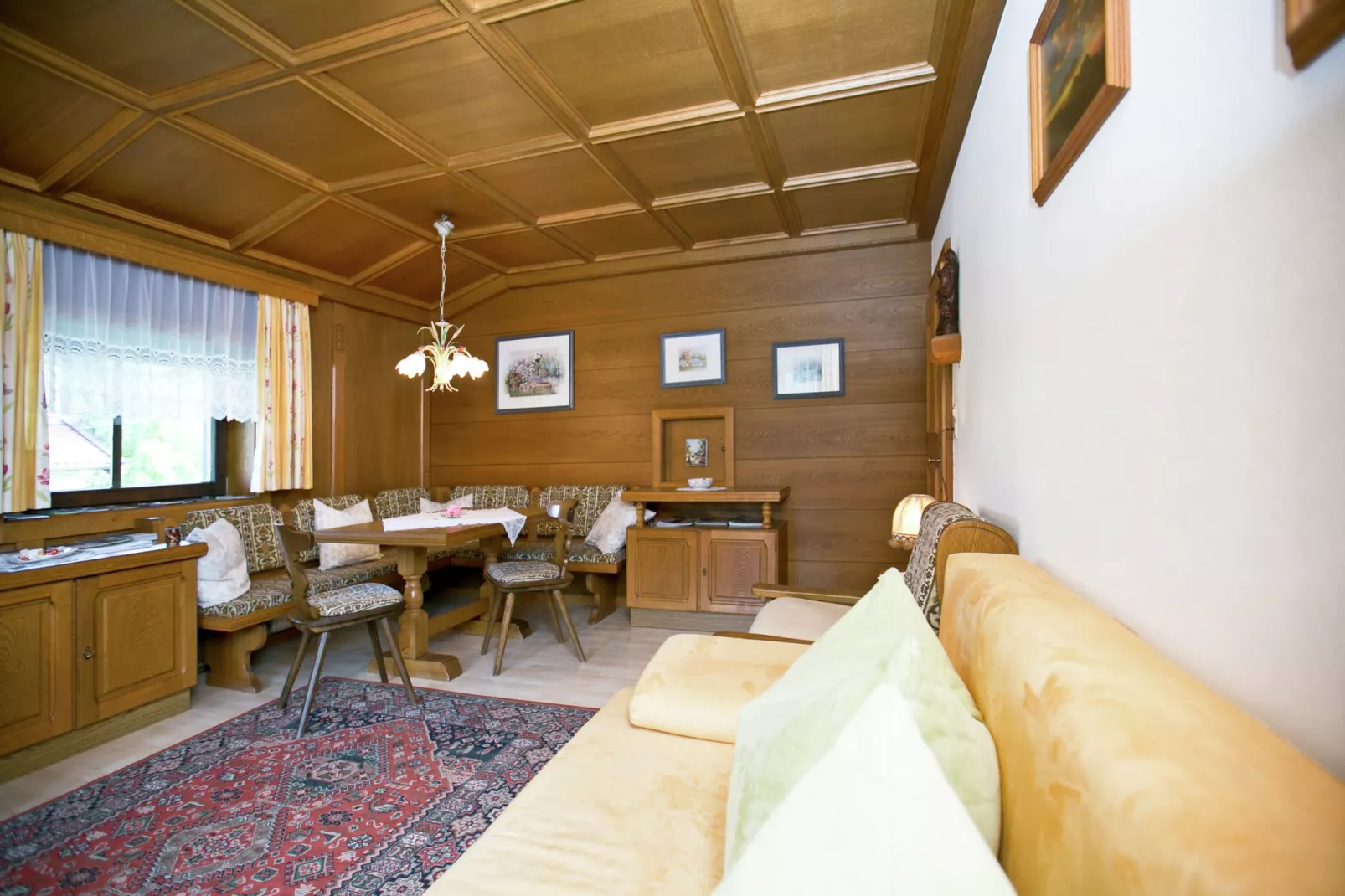 Chalet Madreit-Woonkamer