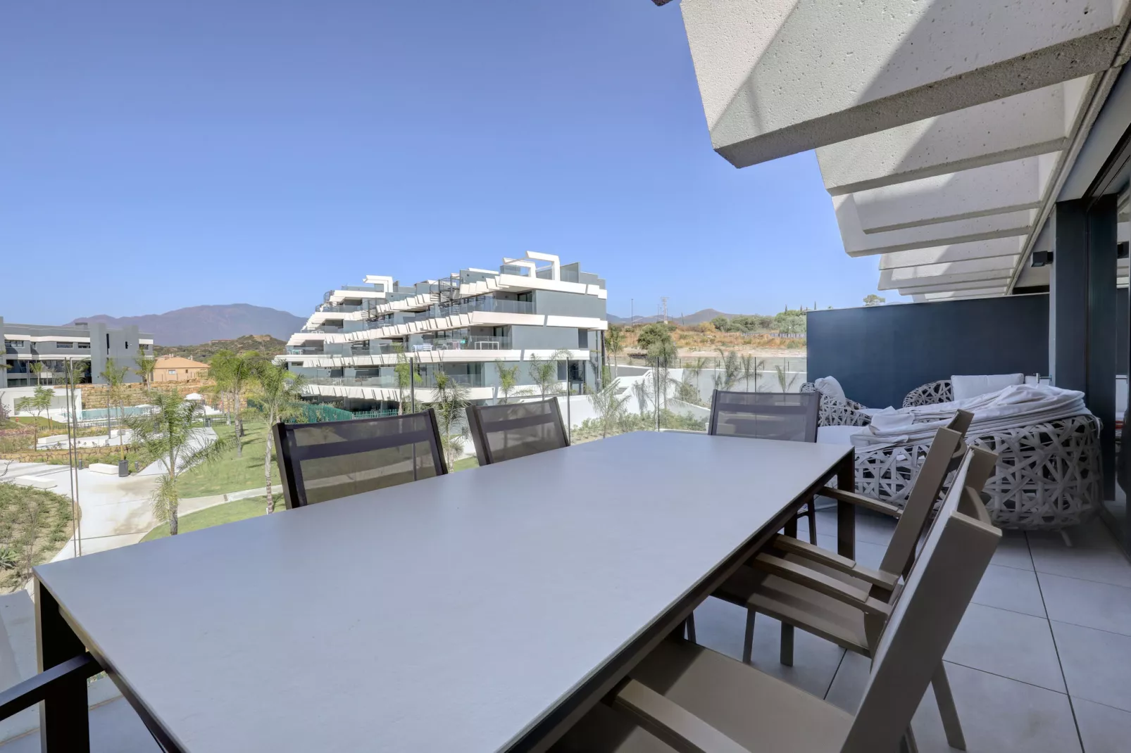 Cozy Apartment in Estepona in a lovely area-Terrasbalkon