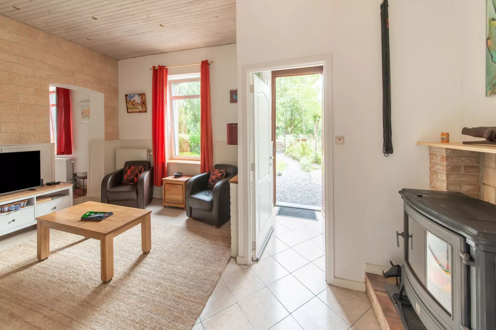 Superbe habitation au calme pour 6 personnes-Hal-ontvangst