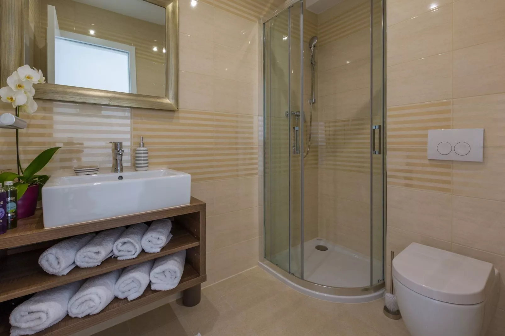 Villa Apartment Grande A8-Badkamer