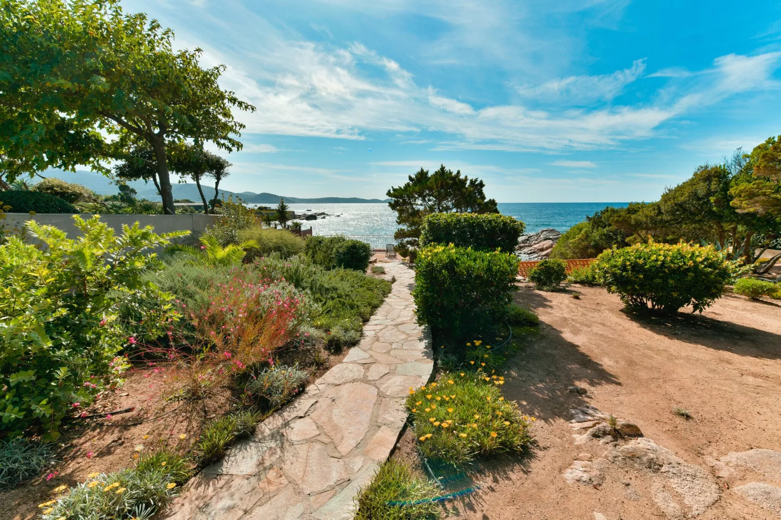 VILLA LA CRIQUE-Uitzicht zomer