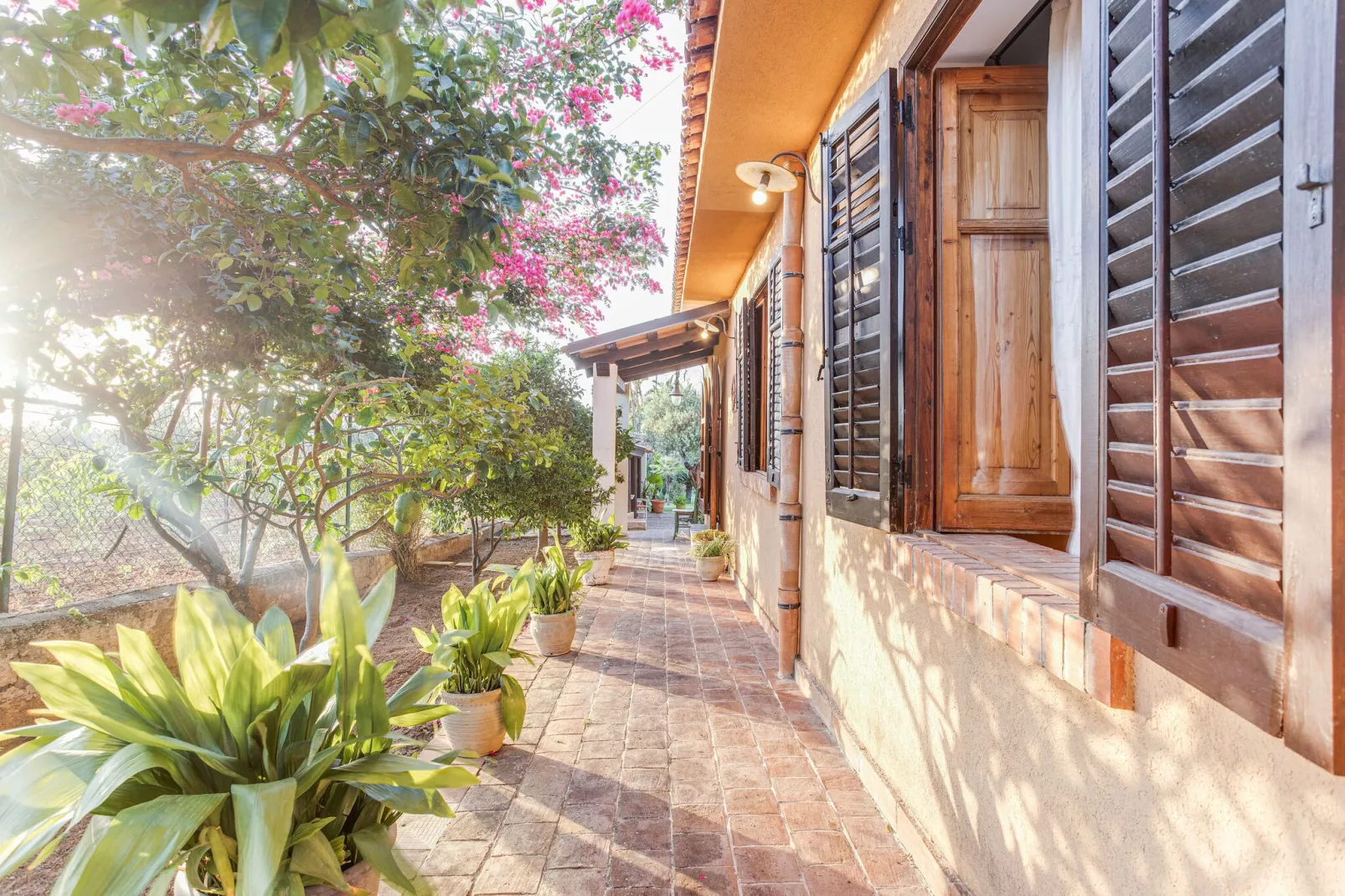 Charmante villa met dakterras-Terrasbalkon