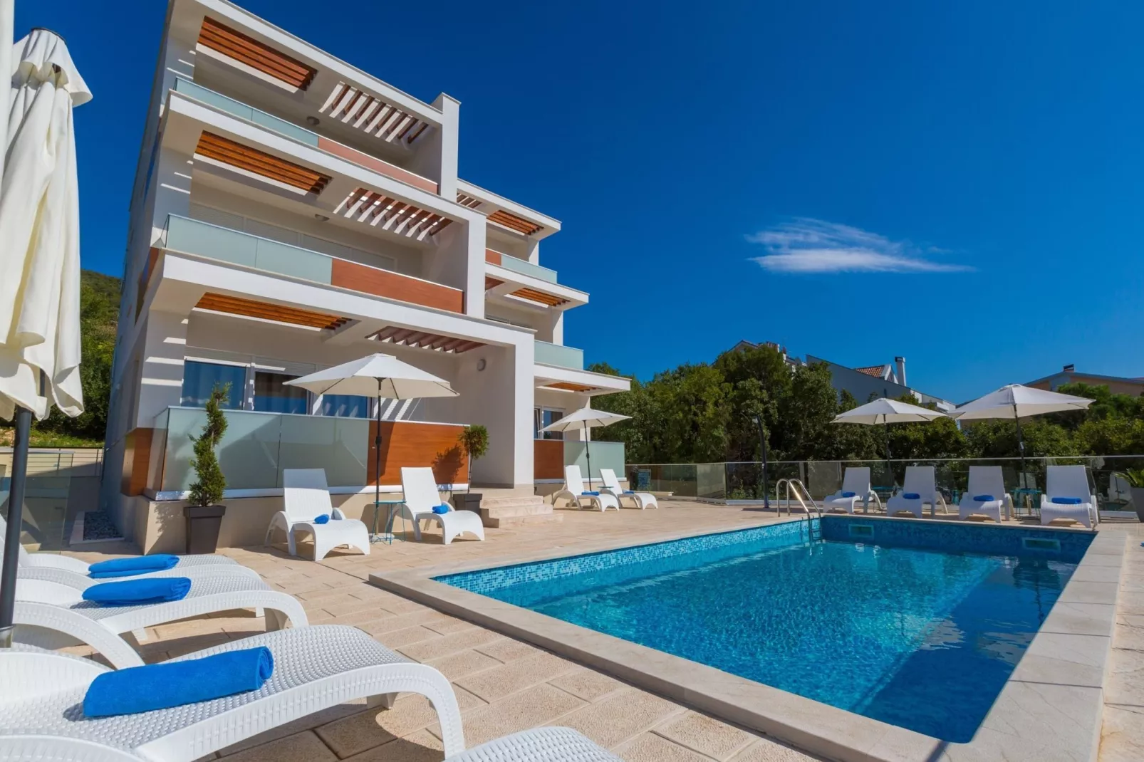 Studio Apartment Vila Grande A5-Buitenkant zomer