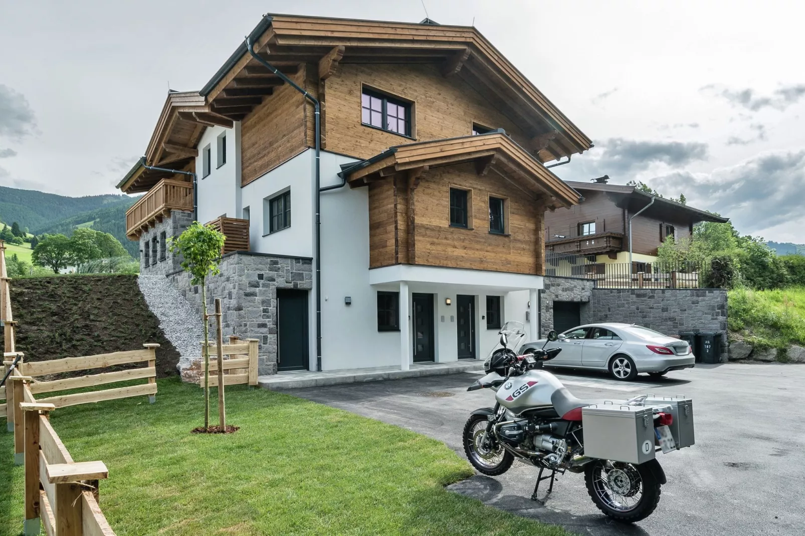 Chalet Schneeloewe L-Buitenkant zomer