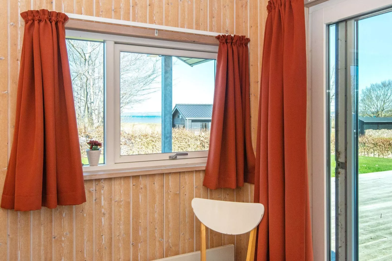 Luchtig vakantiehuis in Juelsminde met gratis WiFi-Binnen