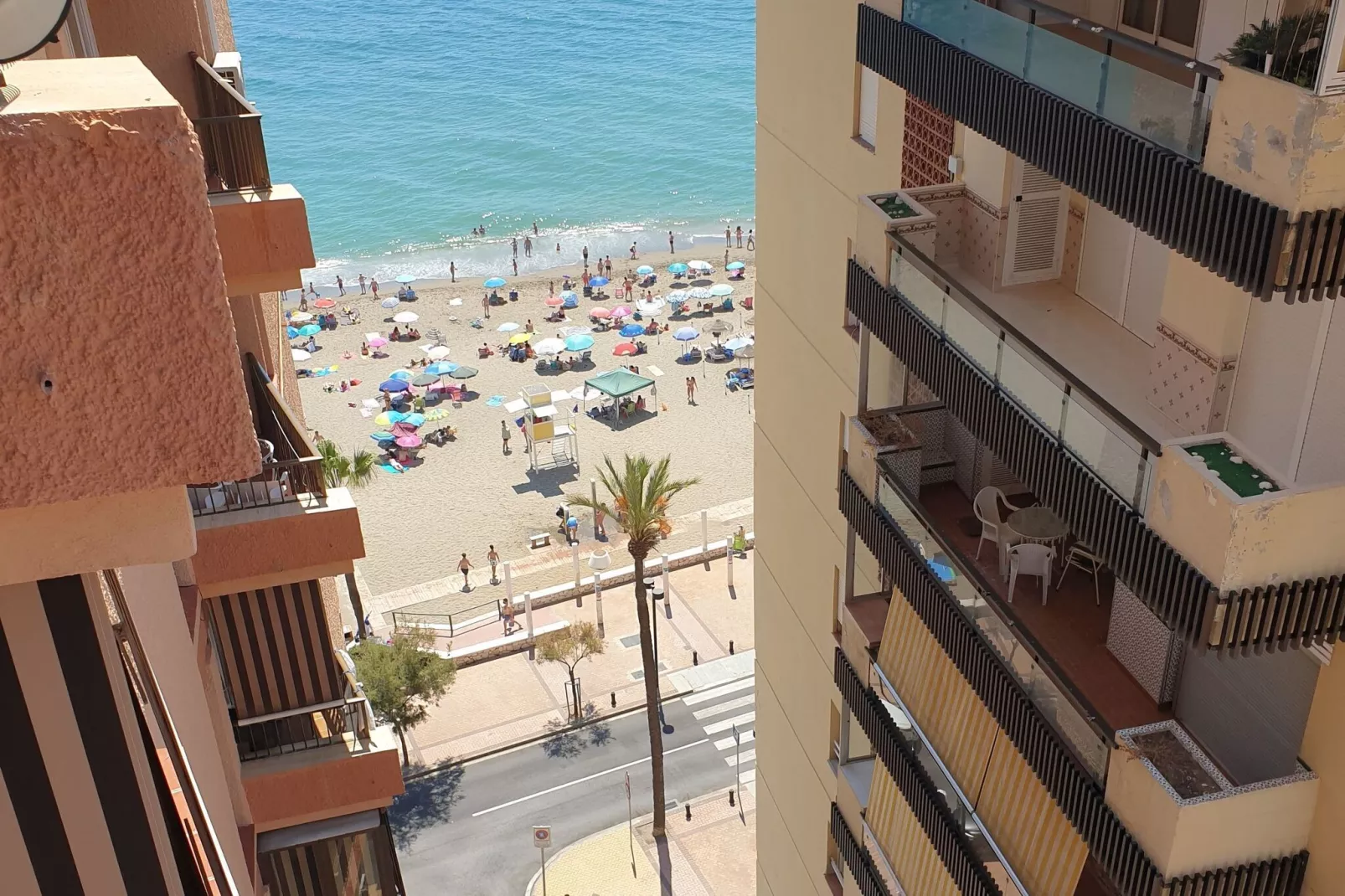 Sky-High Seaside Fuengirola Flat-Uitzicht zomer