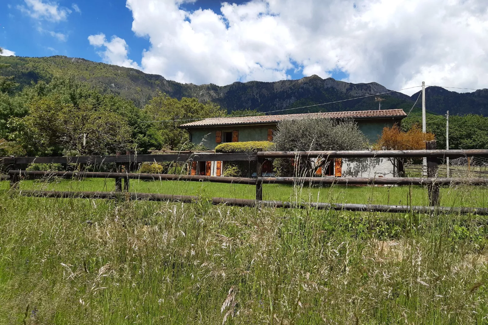 Casa Gherla Uno-Buitenkant zomer