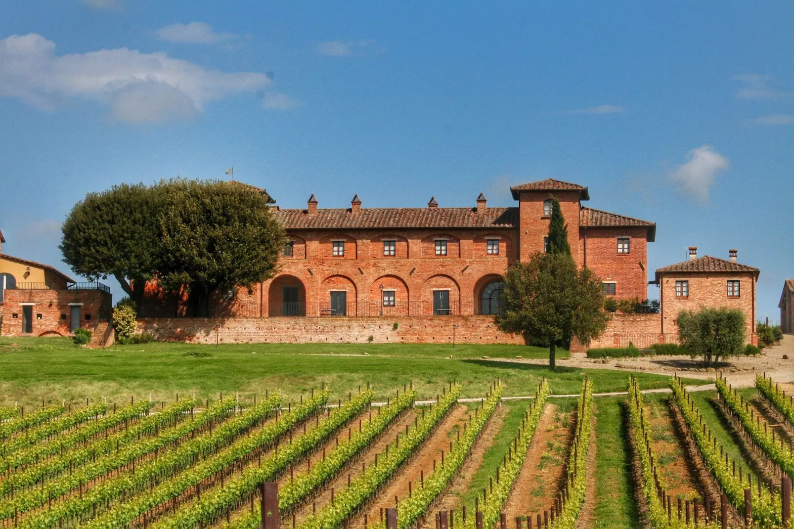 Landelijk appartement in Montepulciano met een zwembad-Buitenkant zomer