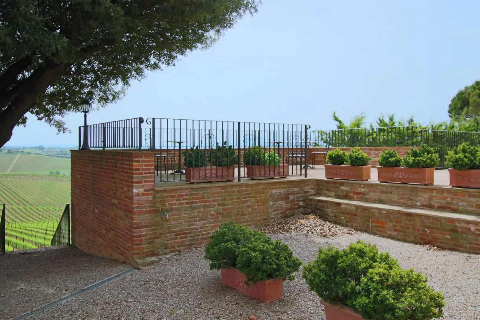 Landelijk appartement in Montepulciano met een zwembad-Terrasbalkon