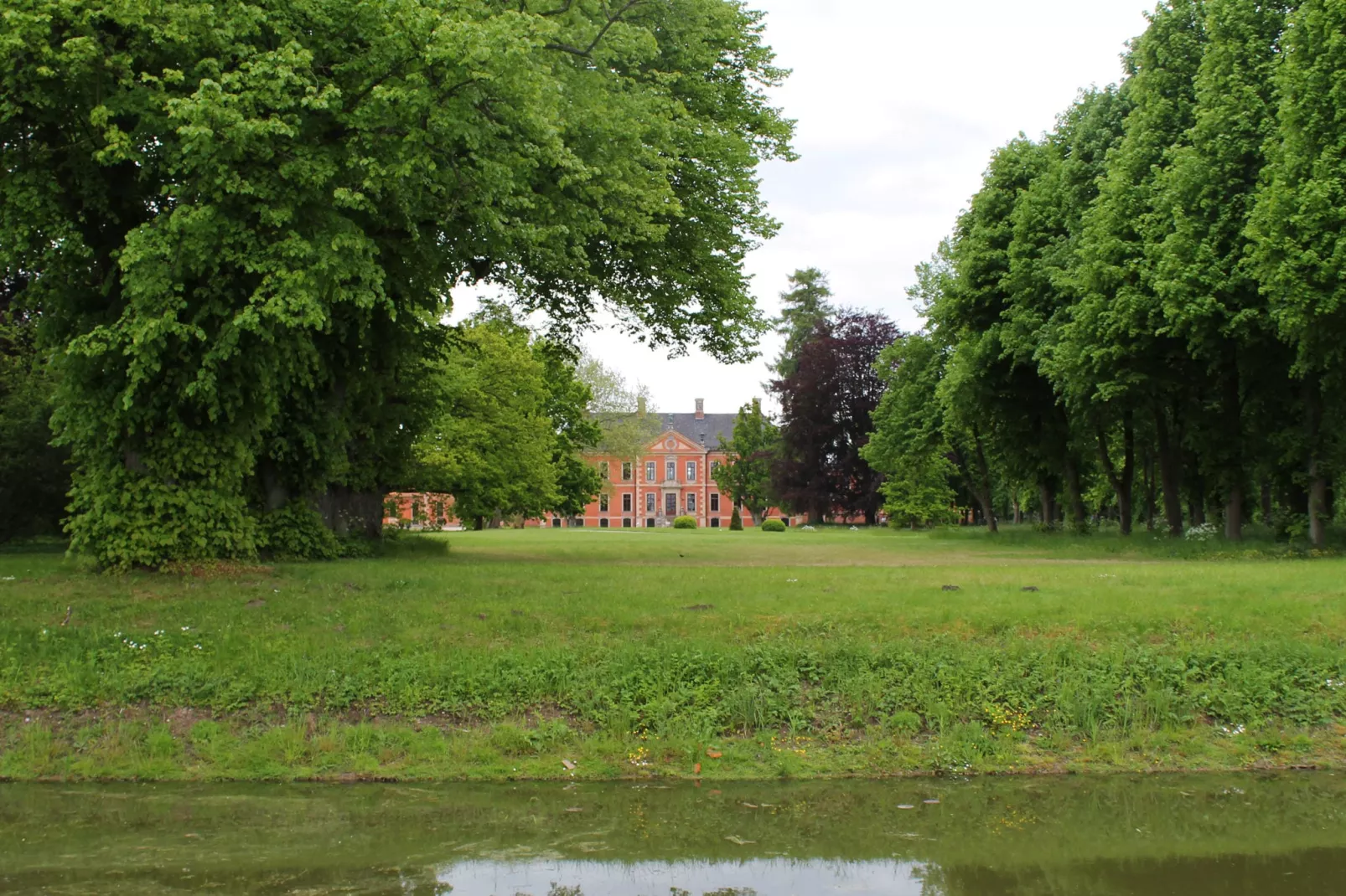 Hohenkirchen mit Garten Terrasse und Strandkorb-Gebieden zomer 20km