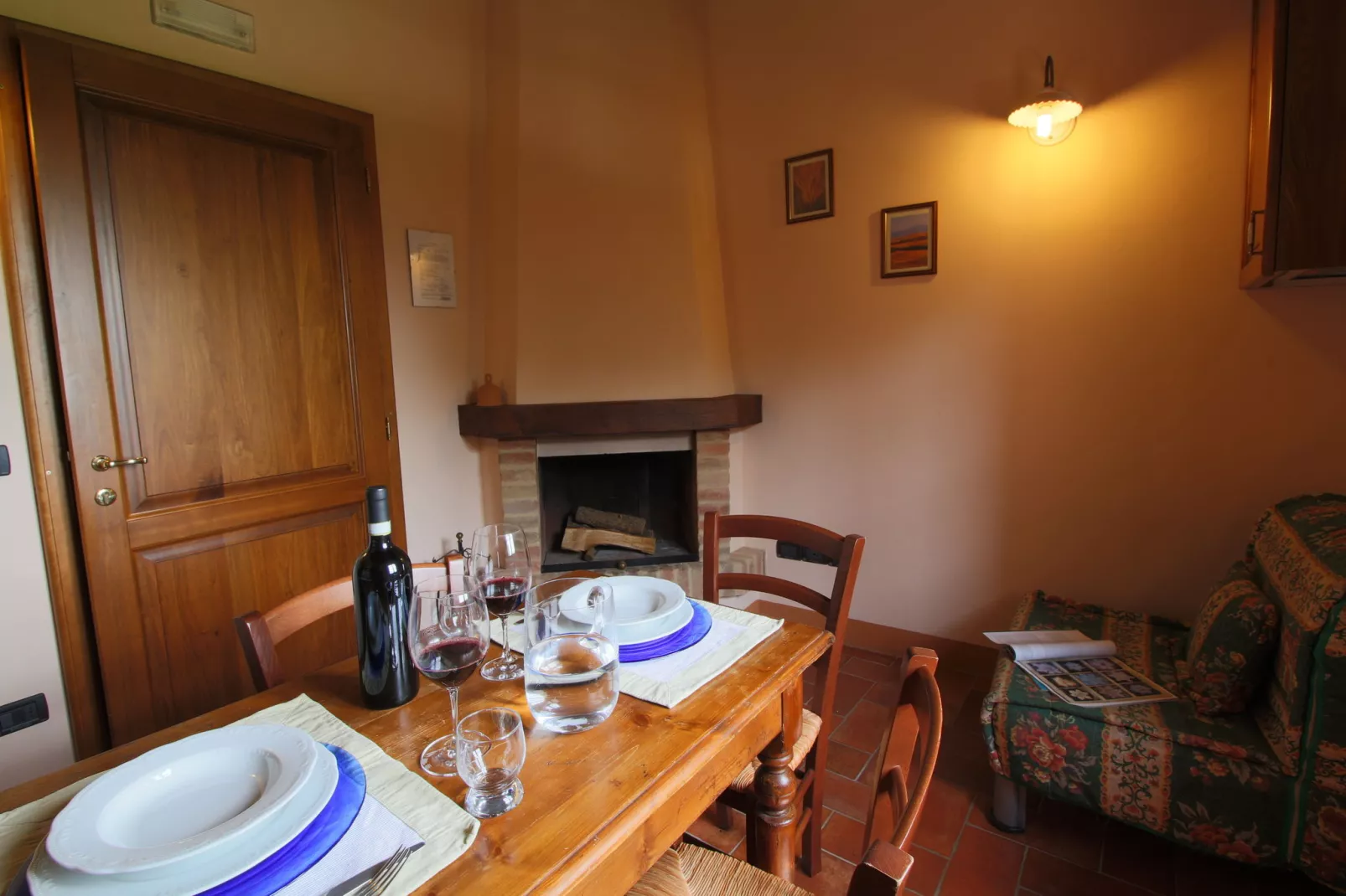Sfeervol appartement in Montepulciano met zwembad-Woonkamer