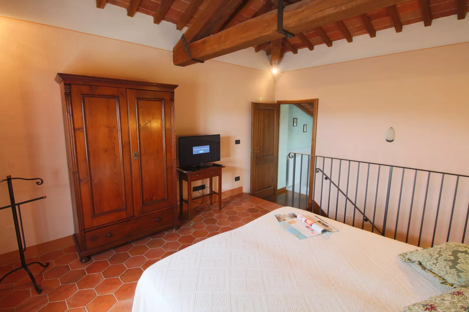 Sfeervol appartement in Montepulciano met zwembad-Slaapkamer