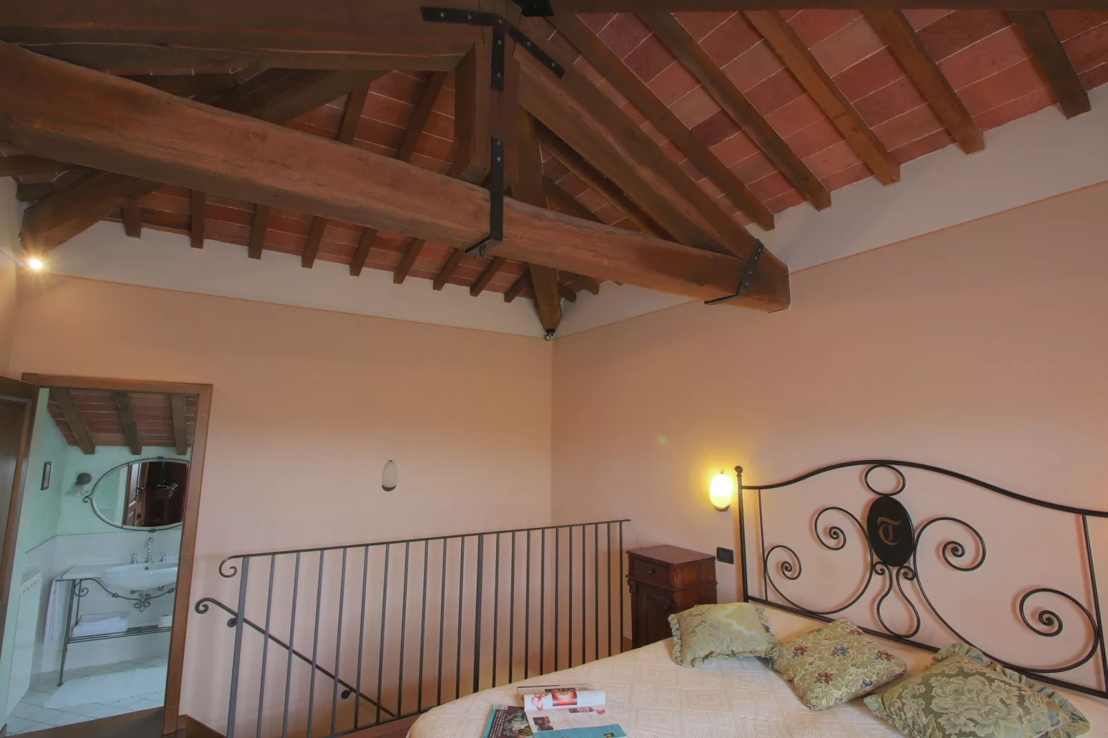 Sfeervol appartement in Montepulciano met zwembad-Slaapkamer