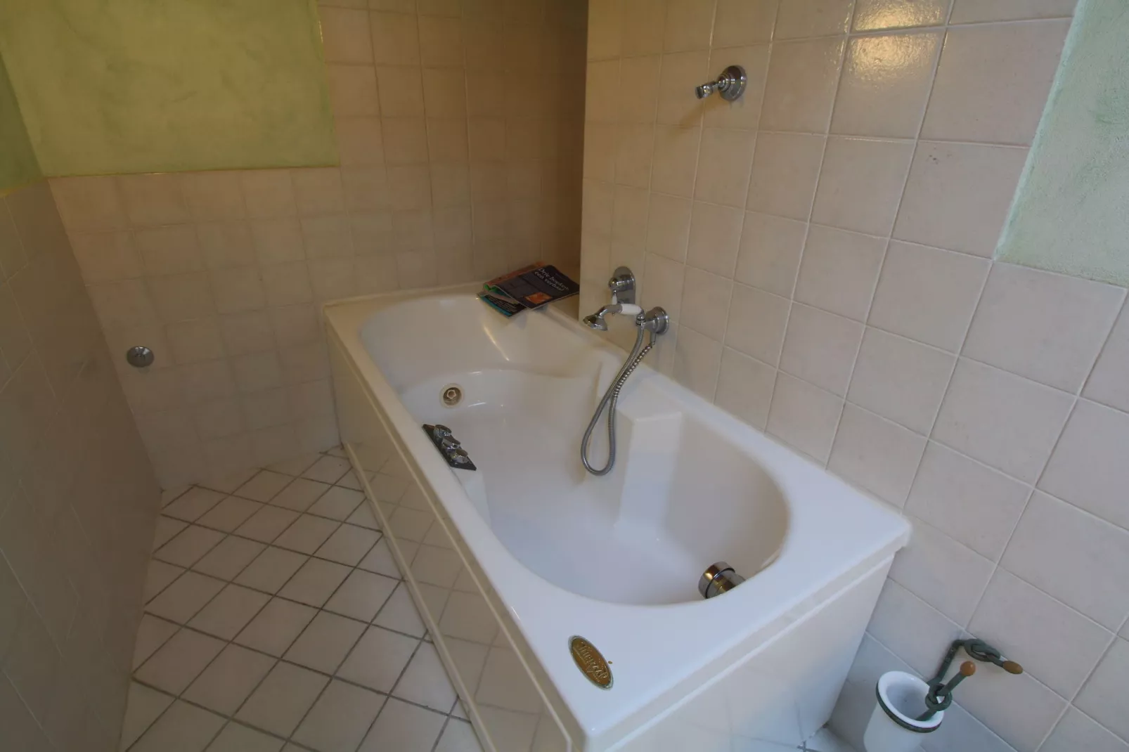 Sfeervol appartement in Montepulciano met zwembad-Badkamer