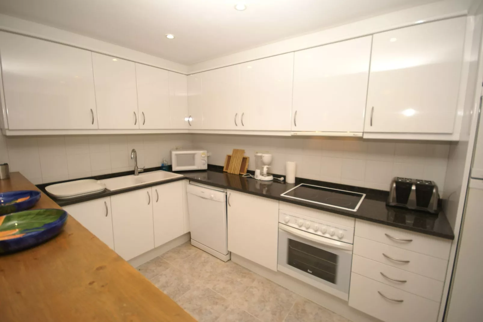 Mooie villa nabij Calonge met privé-zwembad, privacy, rust en prachtig uitzicht-Keuken