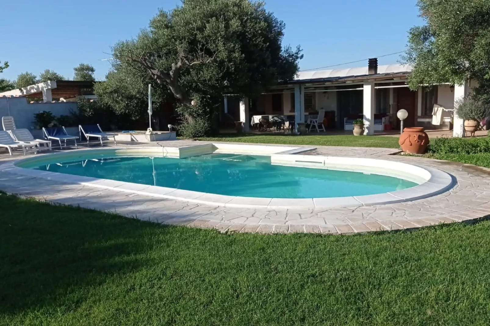 Villa dei Pini-Buitenkant zomer