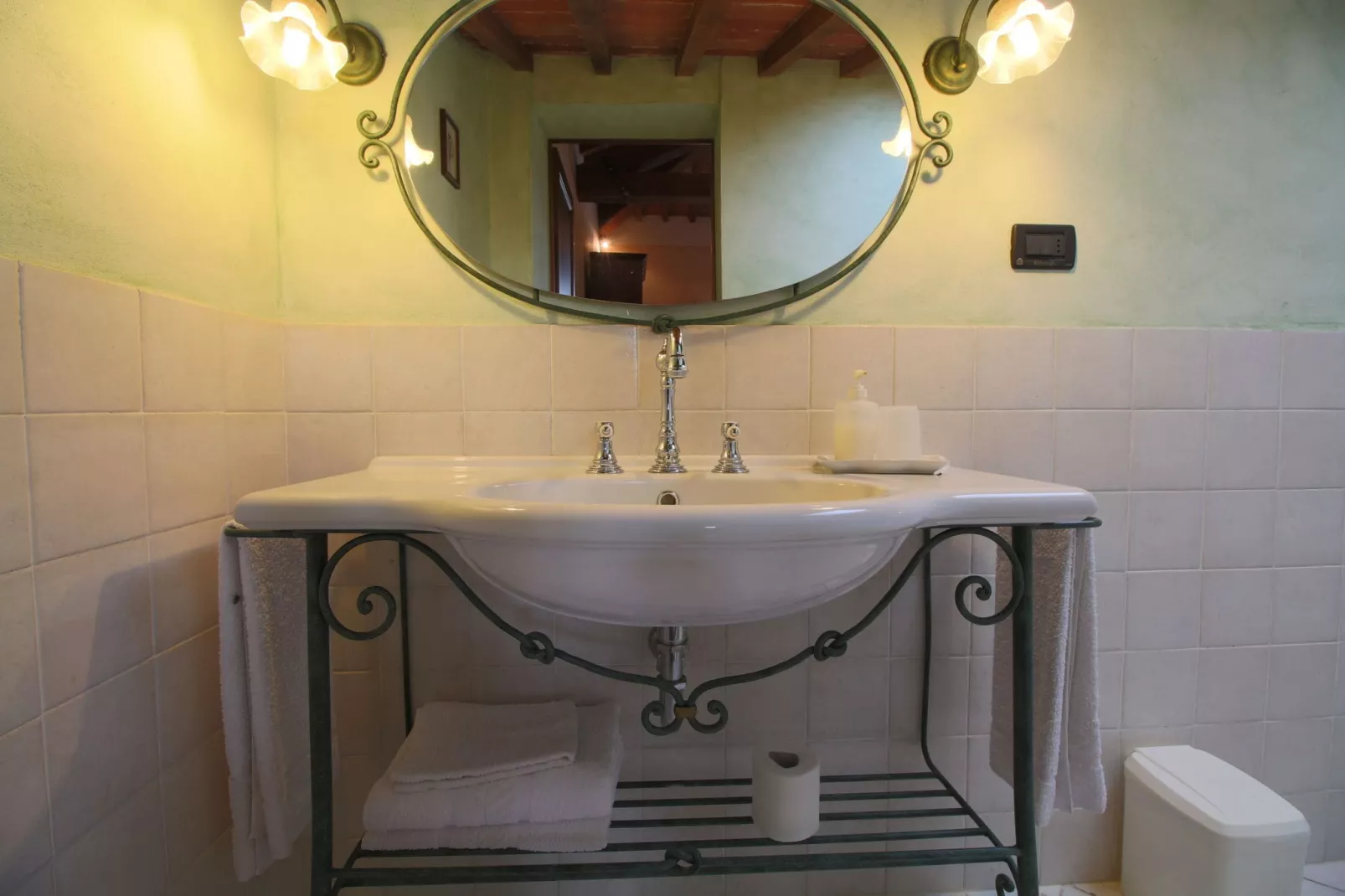 Fijn appartement in Montepulciano met zwembad-Badkamer
