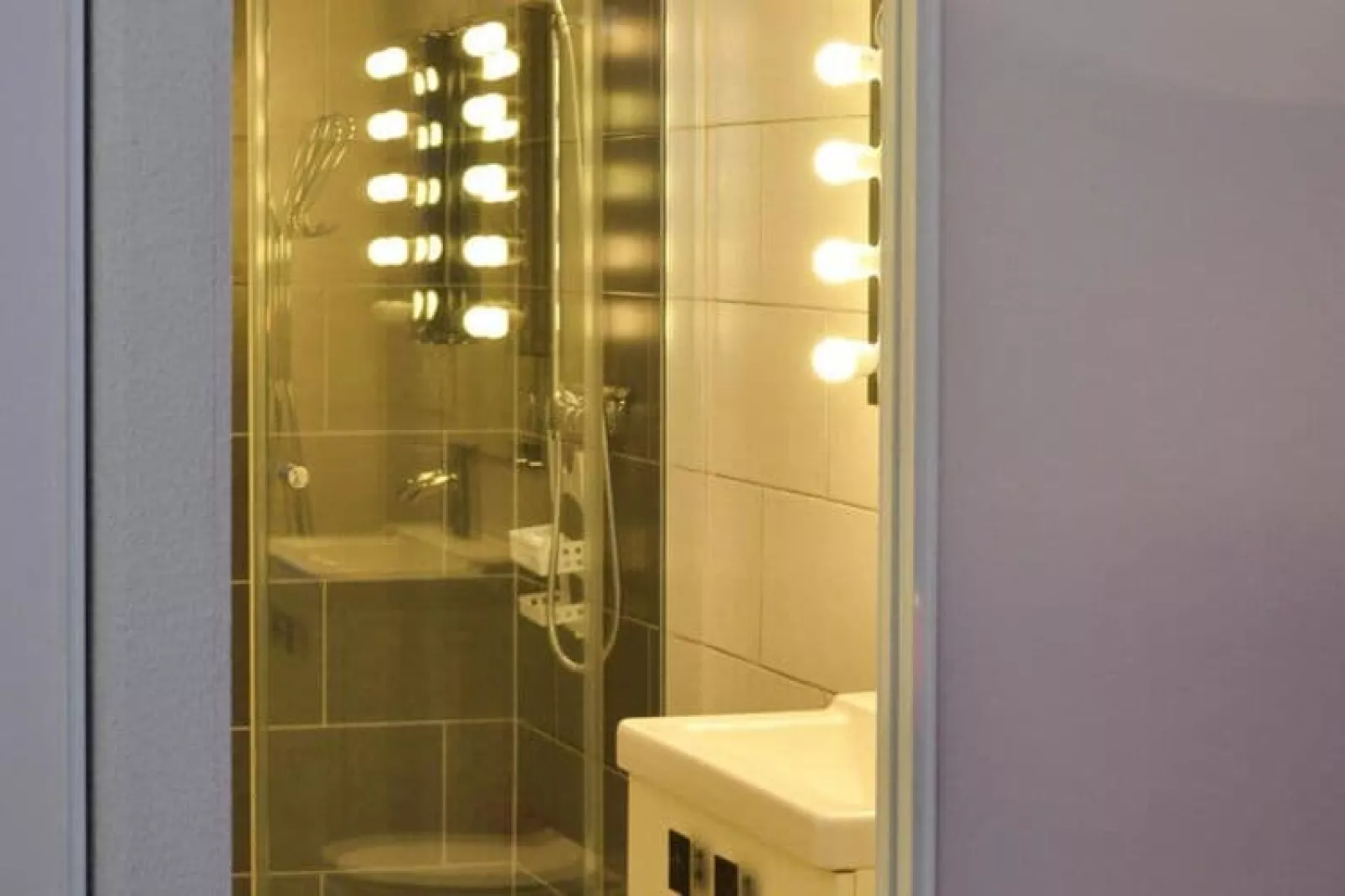 Holiday flat Plougasnou-Badkamer