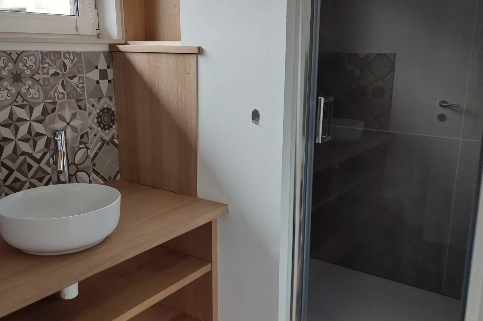 Charmante habitation pour 4 adultes à Ouffet-Badkamer