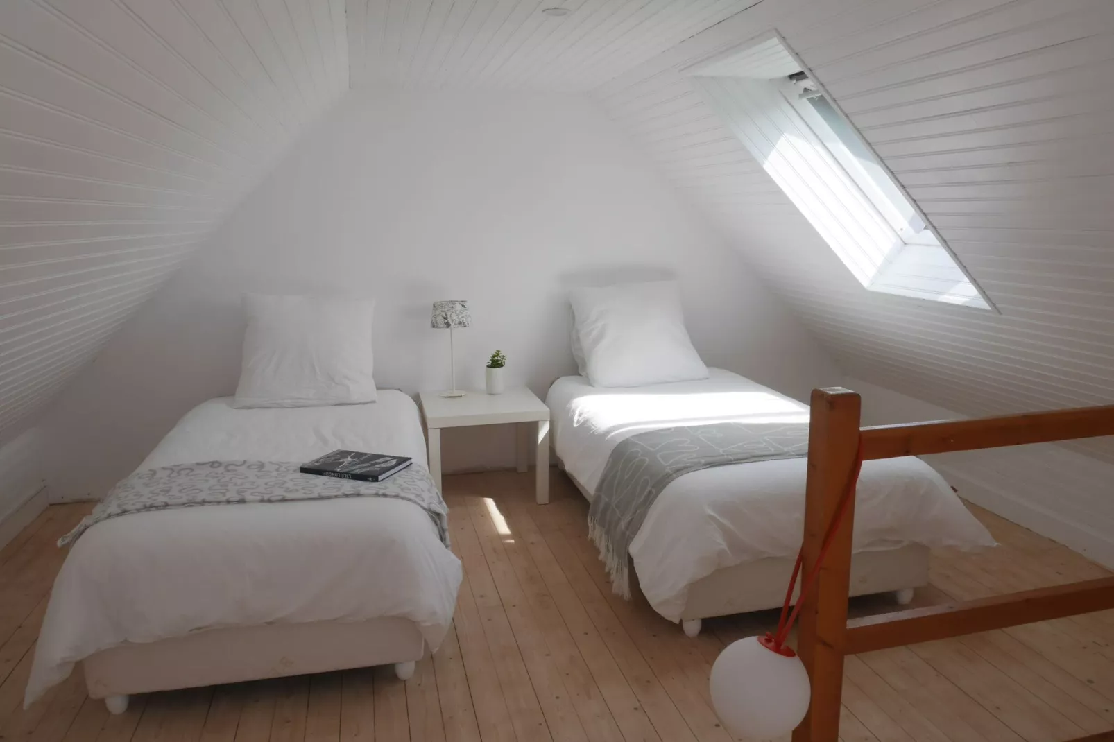 Ferienhaus mit Meerblick Roscanvel-Slaapkamer