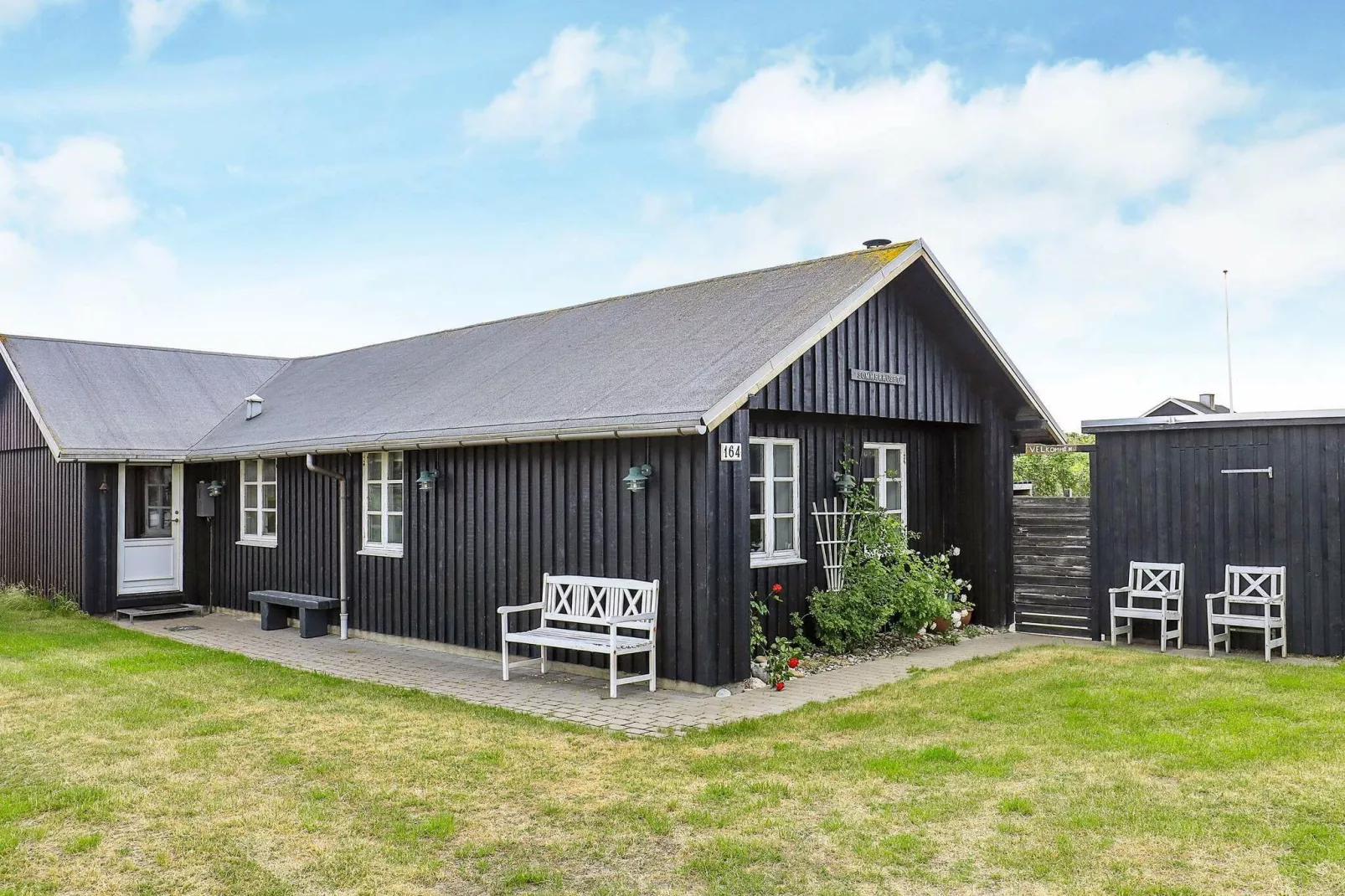 Fijn vakantiehuis in Ringkøbing met een bubbelbad