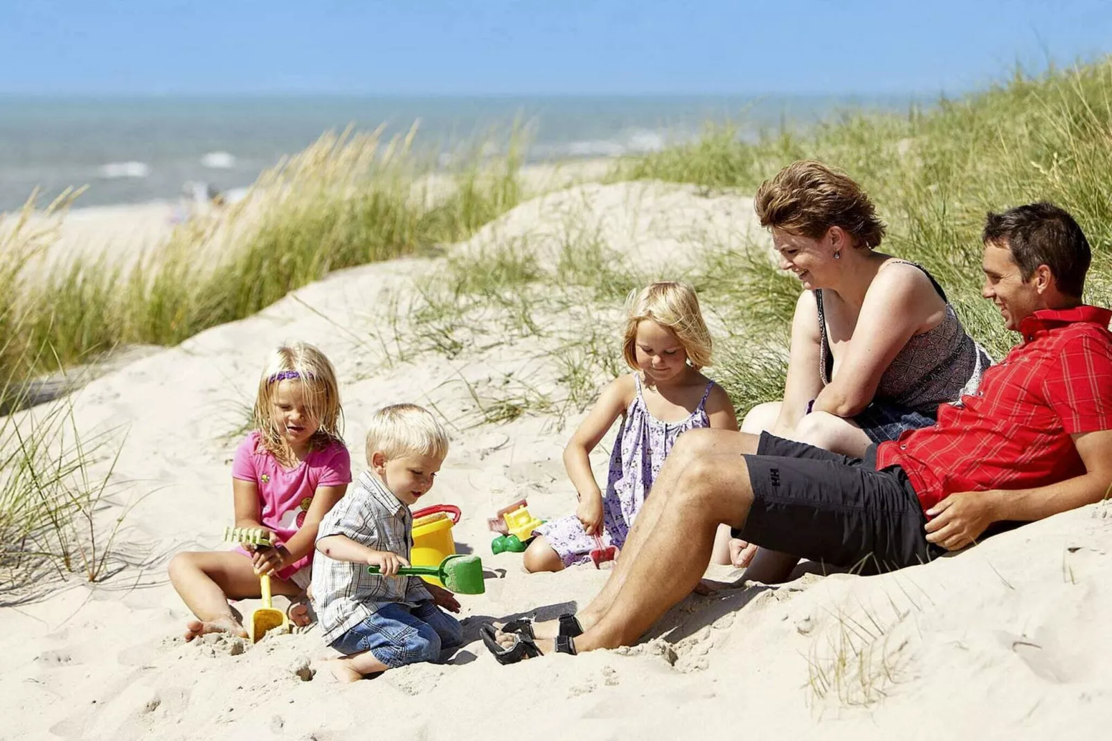 Fijn vakantiehuis in Ringkøbing met een bubbelbad-Buitenlucht