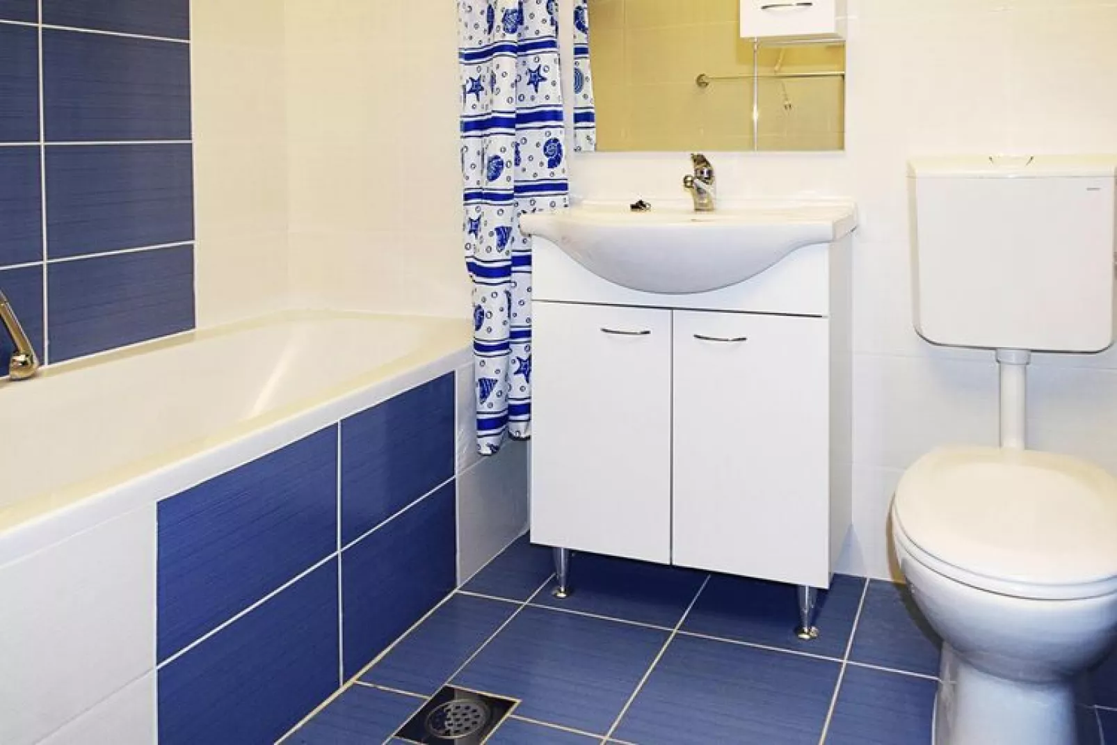Apartments Medena Trogir - Seget Donji - A2plus2 Superior ca 42 qm für 4 Pers-Badkamer