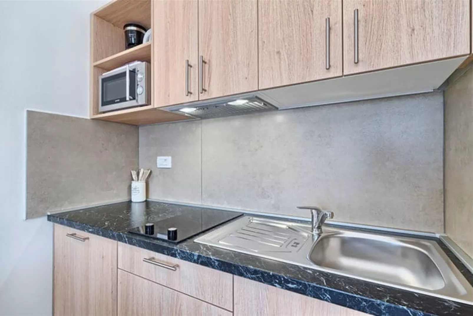 Apartments Medena Trogir - Seget Donji - B 4plus1 Superior Seaside-Keuken