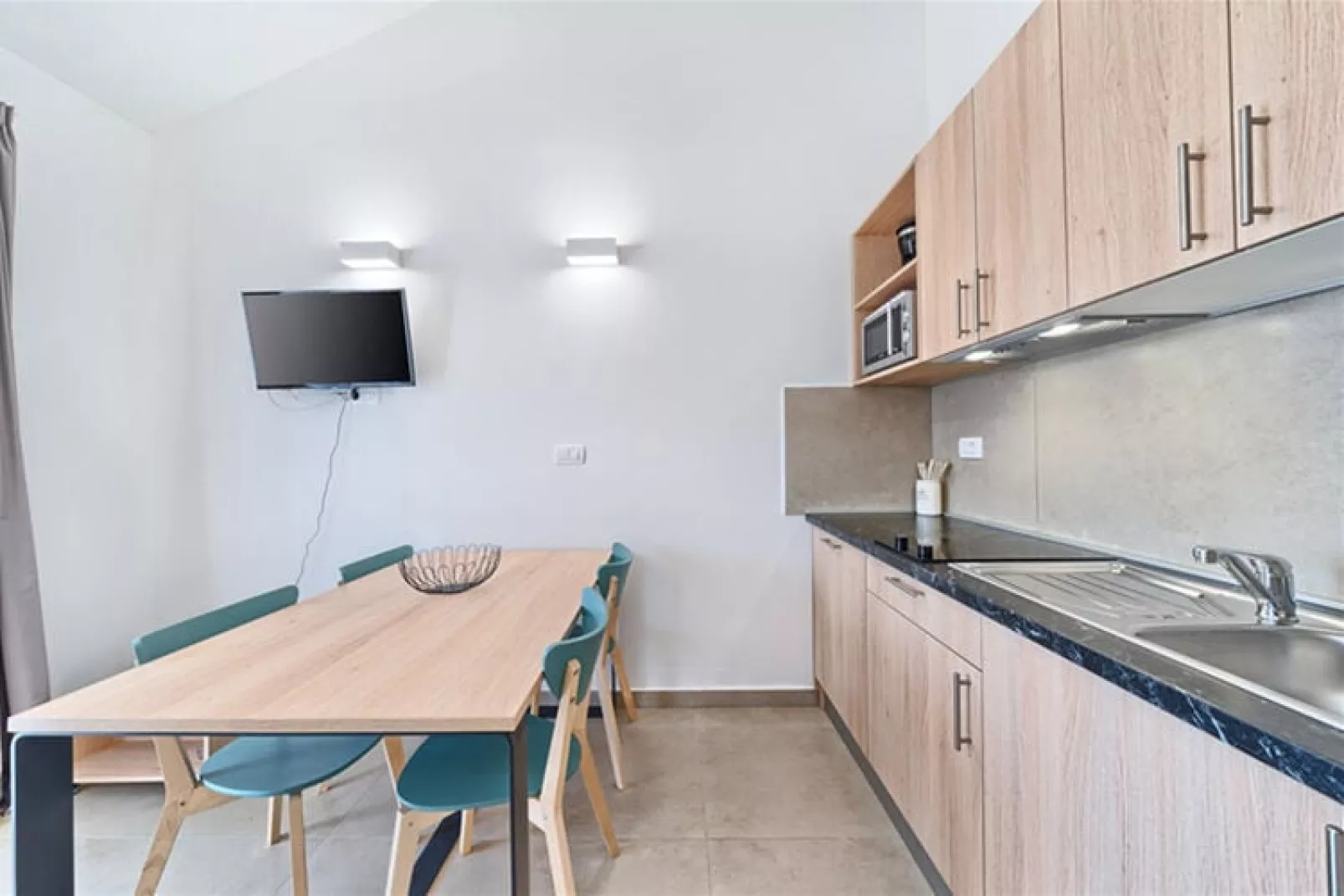 Apartments Medena Trogir - Seget Donji - B 4plus1 Superior Seaside-Keuken