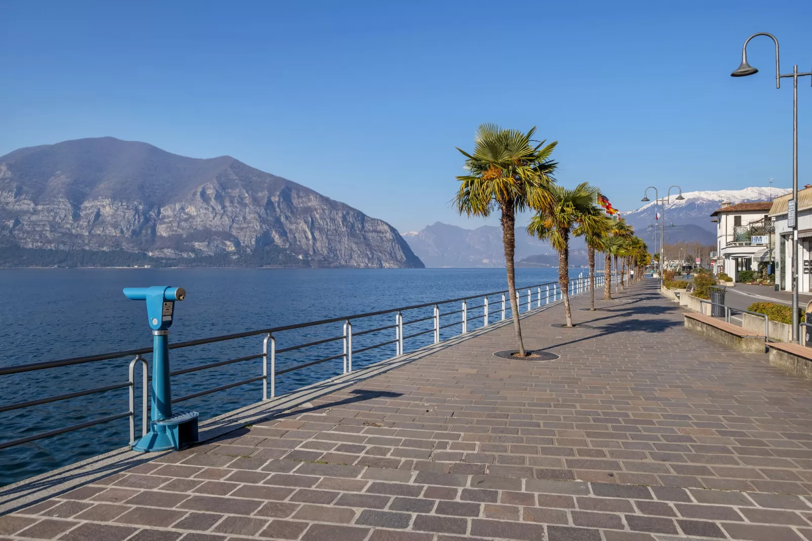 Casa in corte a pochi passi dal lago