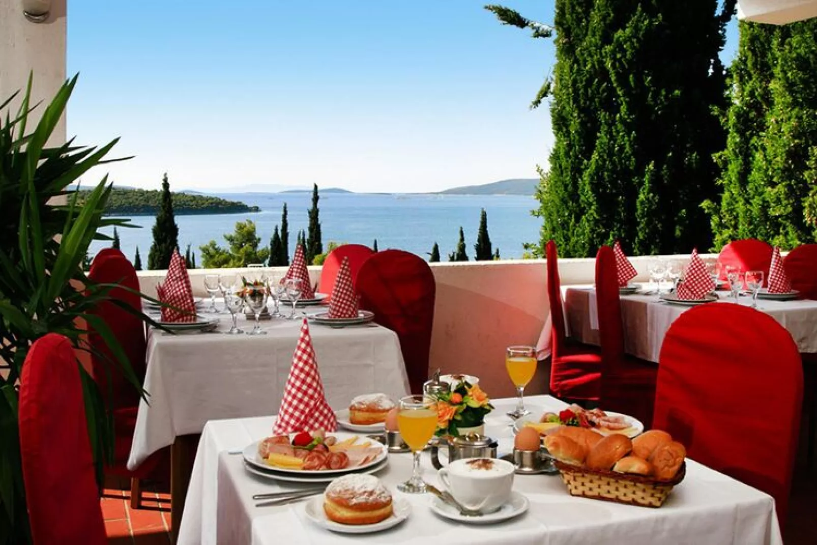 Apartments Medena Trogir - Seget Donji - B 4plus1 Superior Seaside-Terras