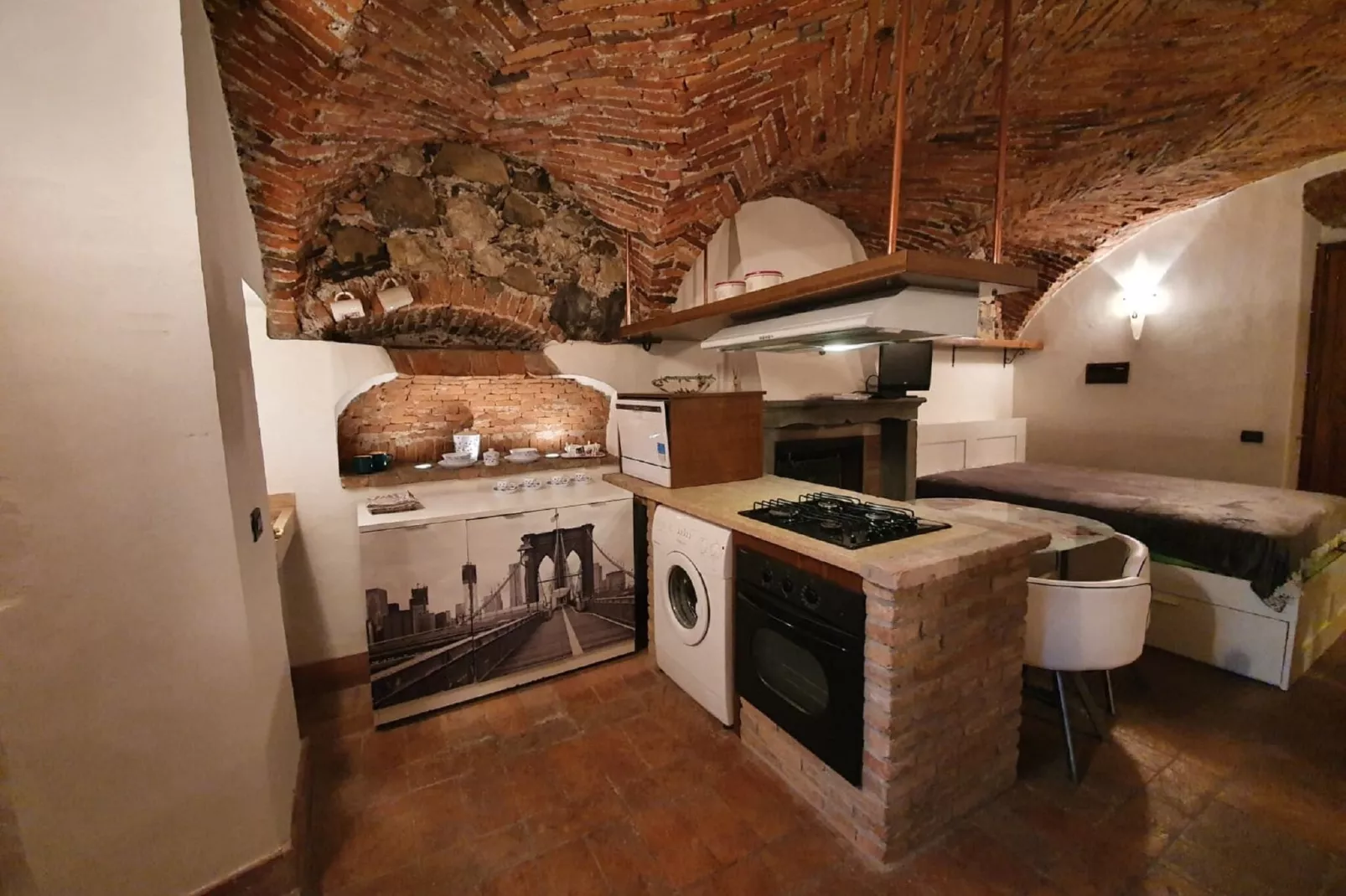 Casa in corte a pochi passi dal lago-Keuken