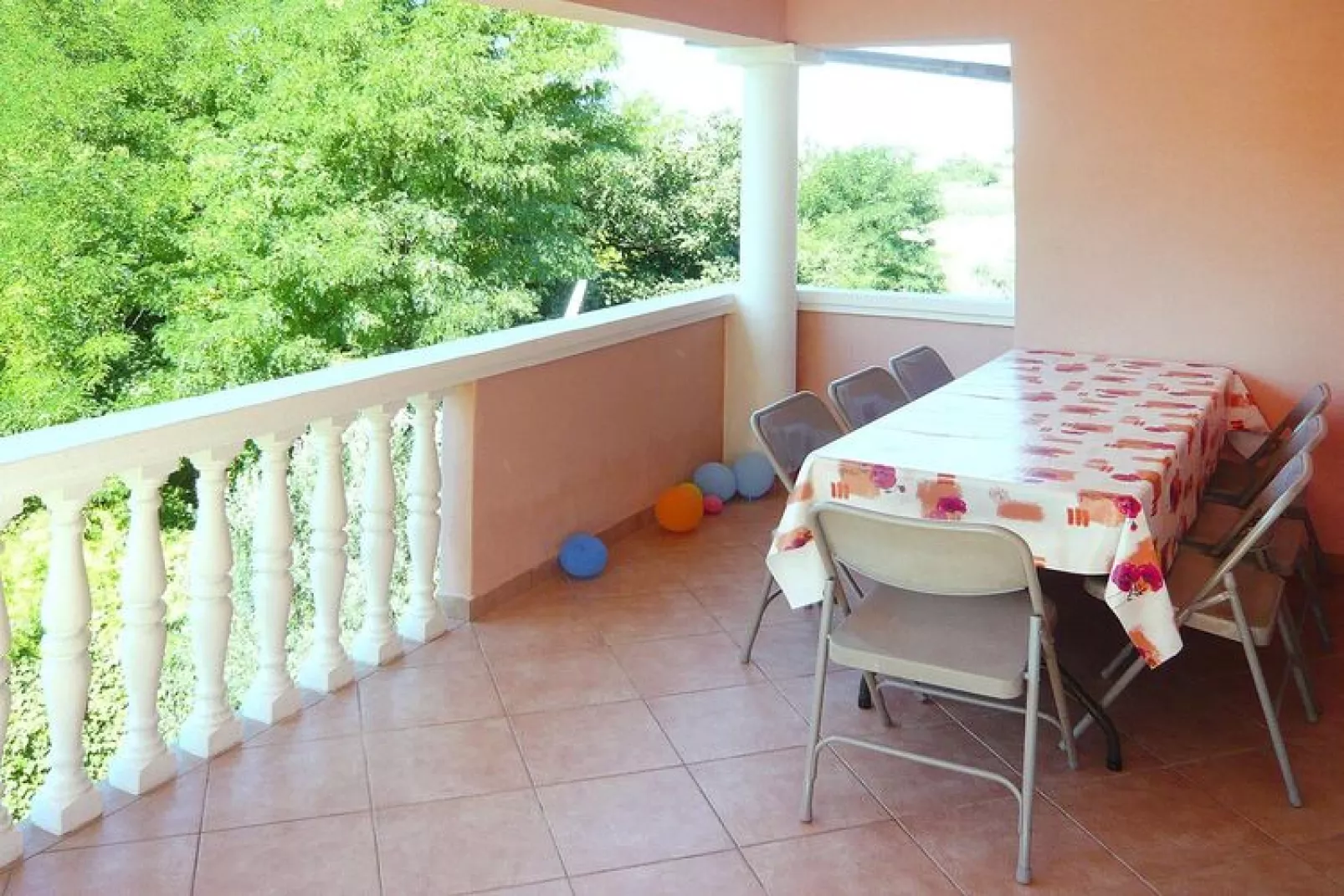 A6 - Apartments Ljilja PrivlakaA6 ca 60 qm bei Belegung mit 5-6 Pers-Terras