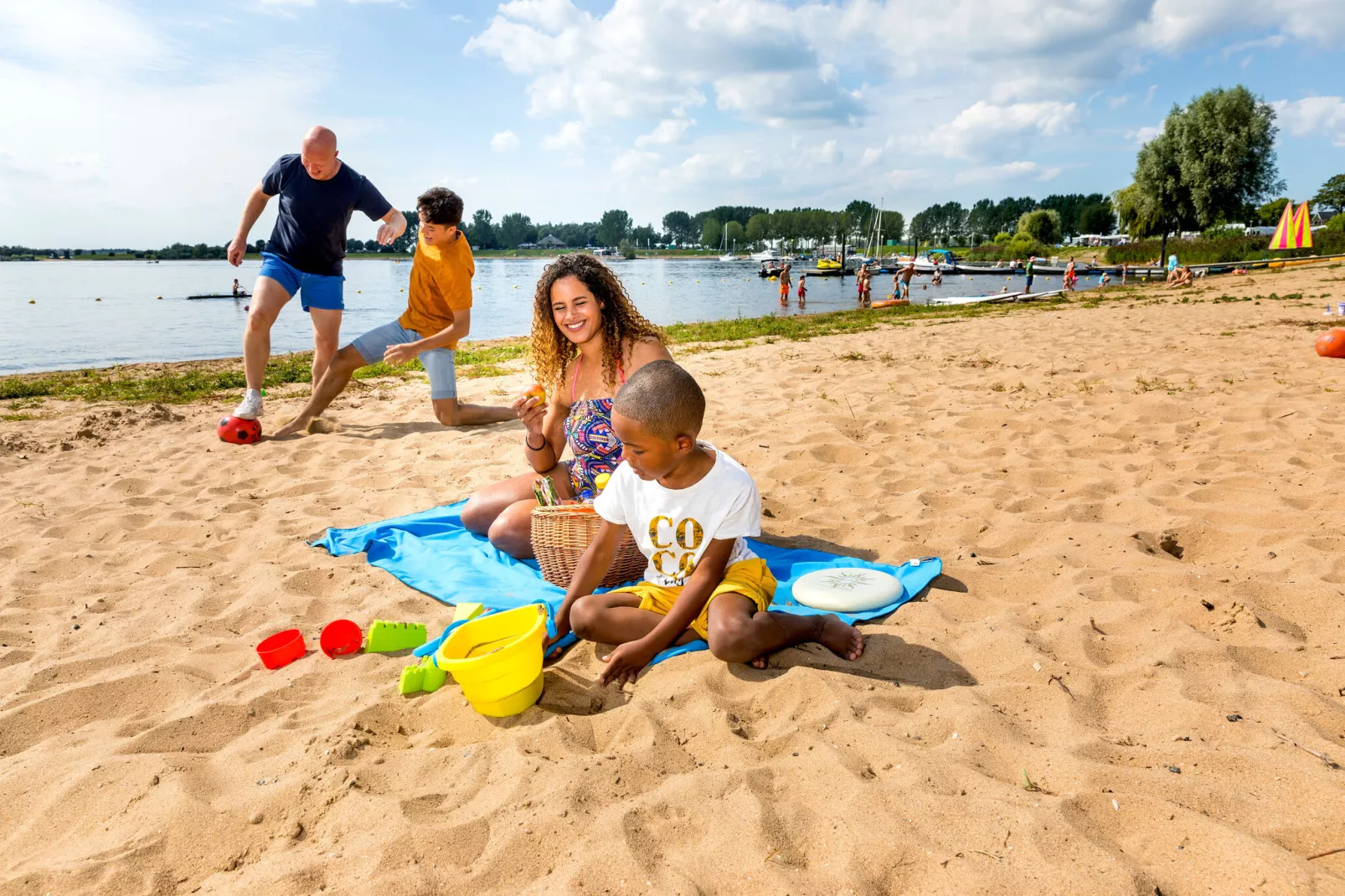 Vakantiepark Eiland van Maurik 2-Parkfaciliteiten