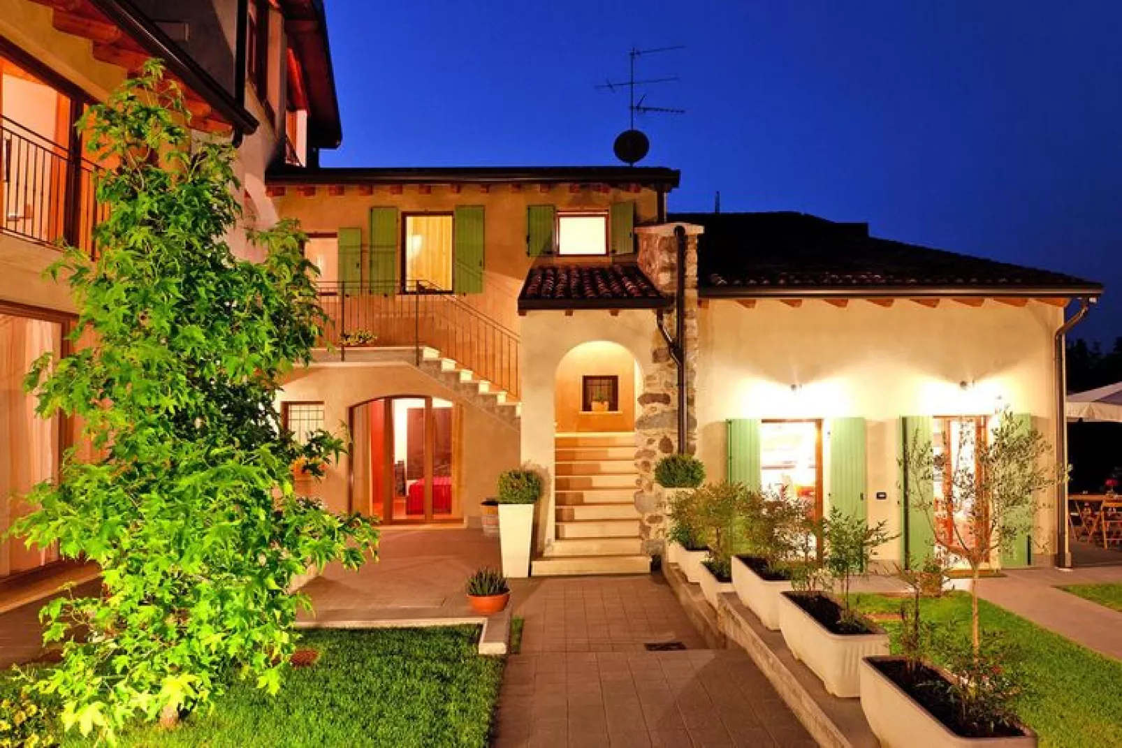 Residence La Casa del Nonno, Monzambano-trilo 5 pax-Buitenkant zomer