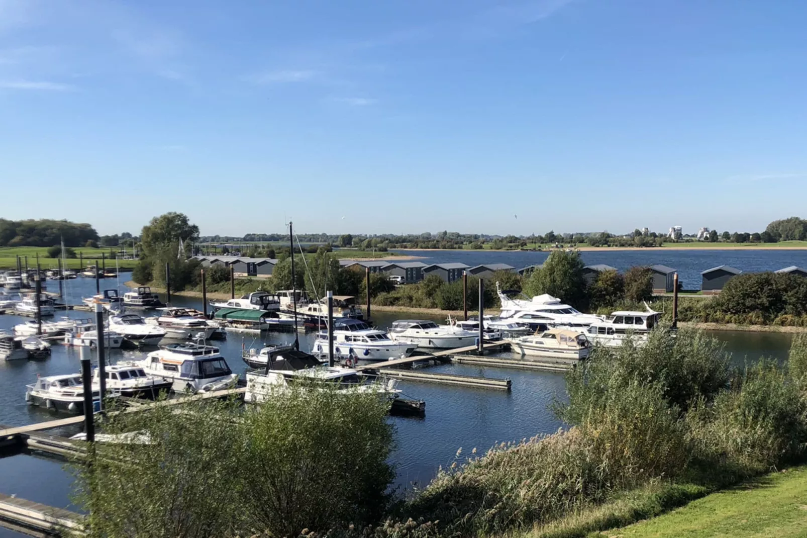 Vakantiepark Eiland van Maurik 5-Uitzicht zomer