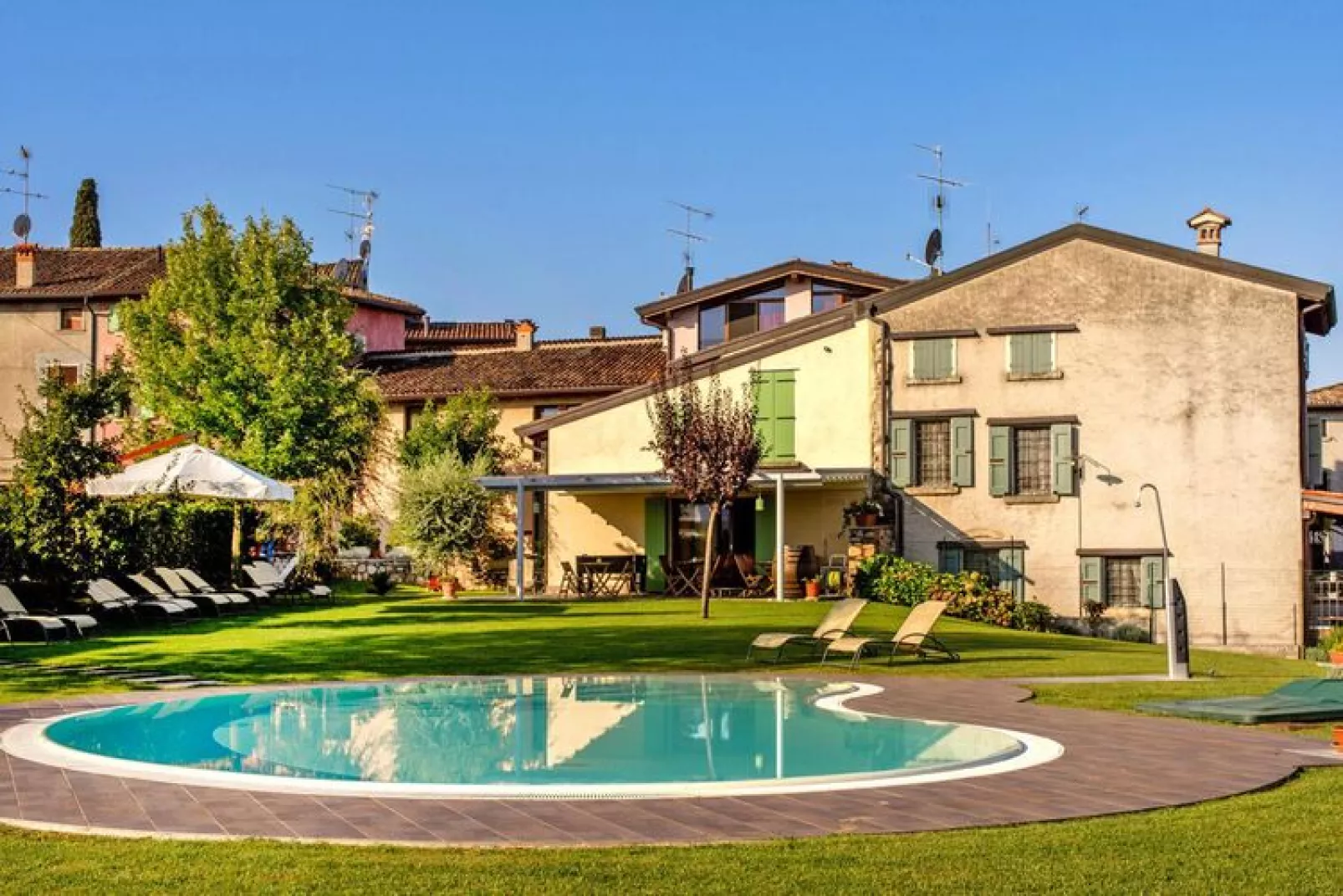 poolofhouse