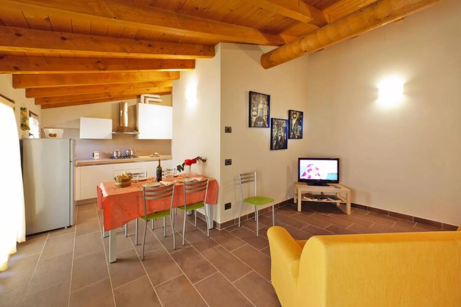 Residence La Casa del Nonno, Monzambano-trilo 6 pax-Woonkamer