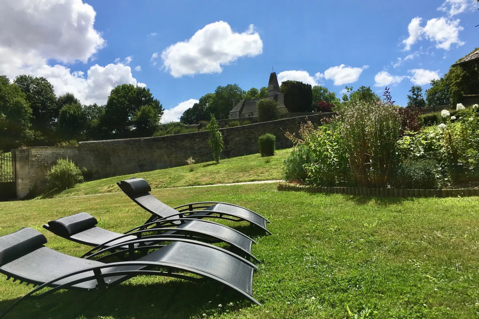 Gite de Luxe 6 pers Domaine Château-Tuinen zomer