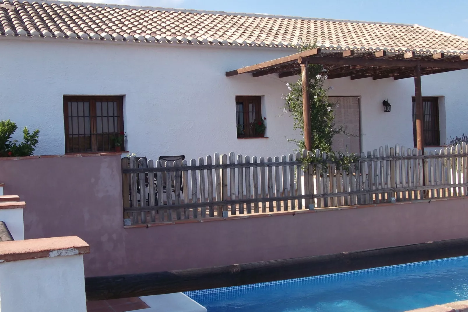 Posada del Silillo-Buitenkant zomer