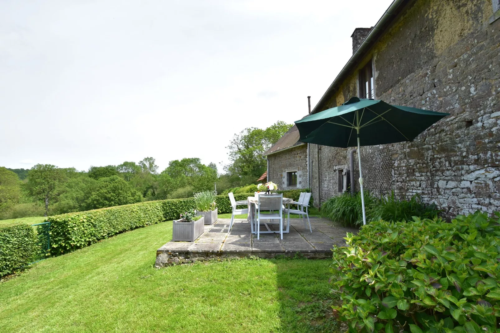 Maison de vacances Sourdeval les Bois-Buitenkant zomer