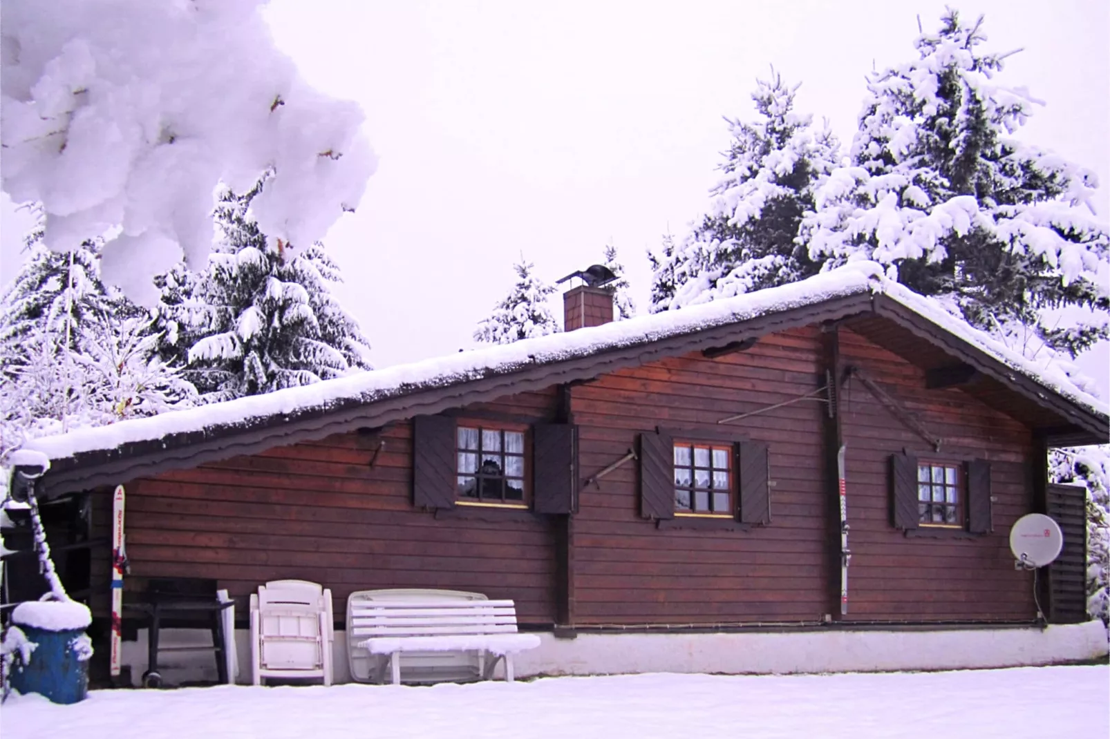 Kellerwald Hütte-Exterieur winter