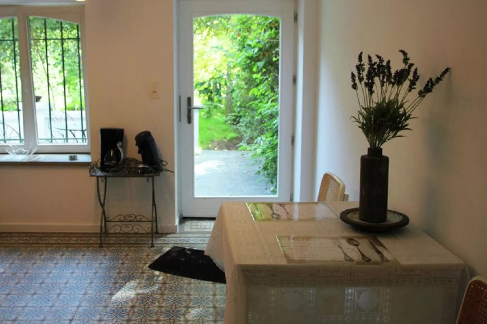La Villa Louise 2-Eetkamer