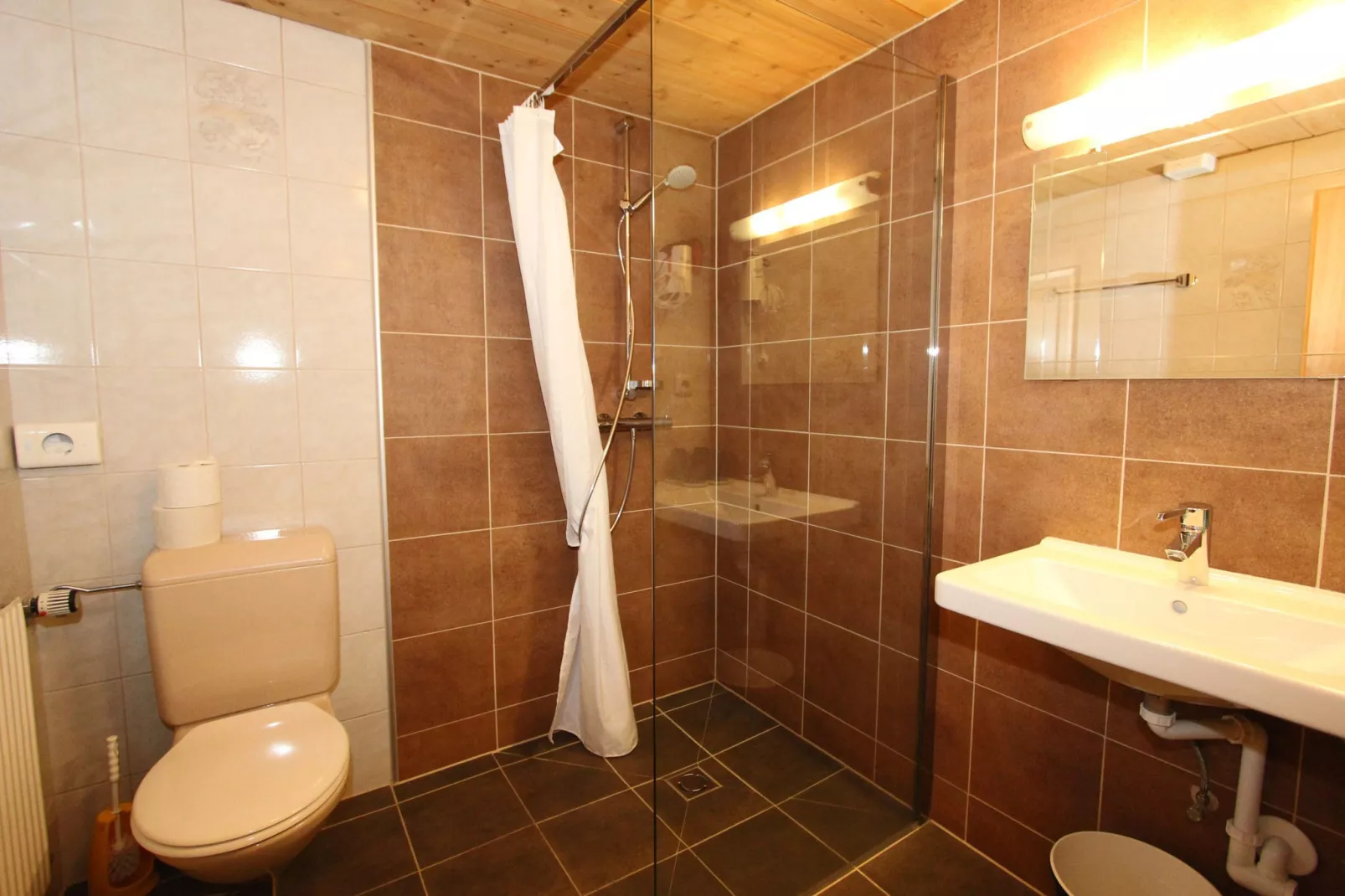 Chalet Huben XL-Badkamer