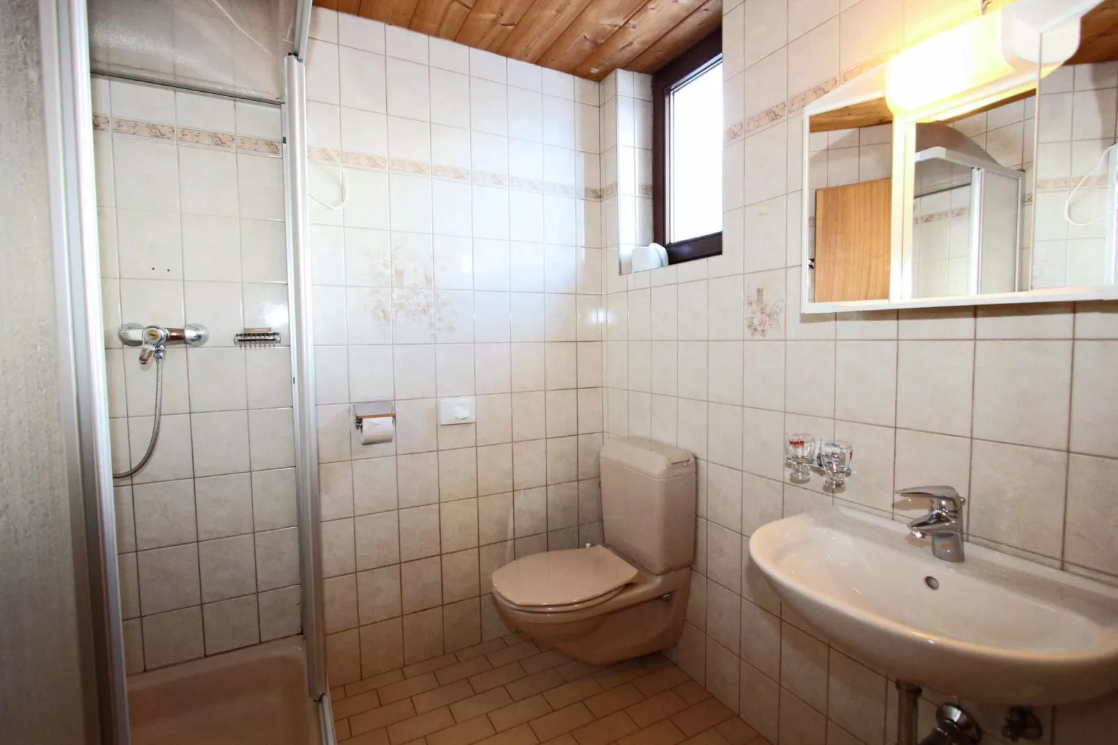 Chalet Huben XL-Badkamer