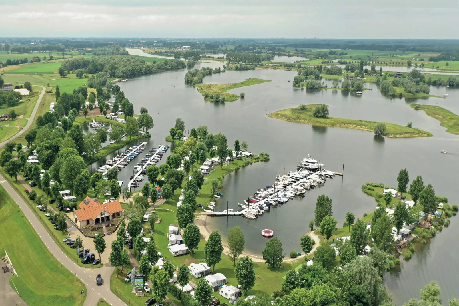 MarinaPark Bad Nederrijn 1-Buitenkant zomer