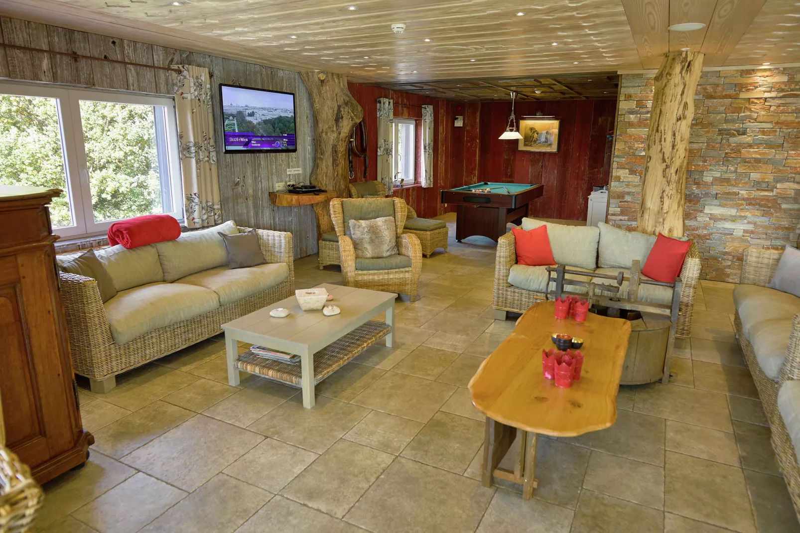 The Wood-Stone Cottage-Woonkamer